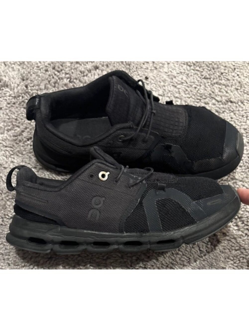 On Cloud Sky Youth Black 3YD11440485 Running Shoes! Size 5Y